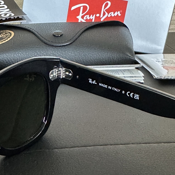 LIKE NEW Ray-Ban State Street RB2186 Black Ray ban sunglasses - Picture 8 of 16